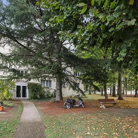 Chic And Spacious Apart Near Versailles La Celle-Saint-Cloud