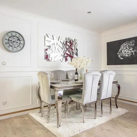 Chic And Spacious Apart Near Versailles Lägenhet La Celle-Saint-Cloud